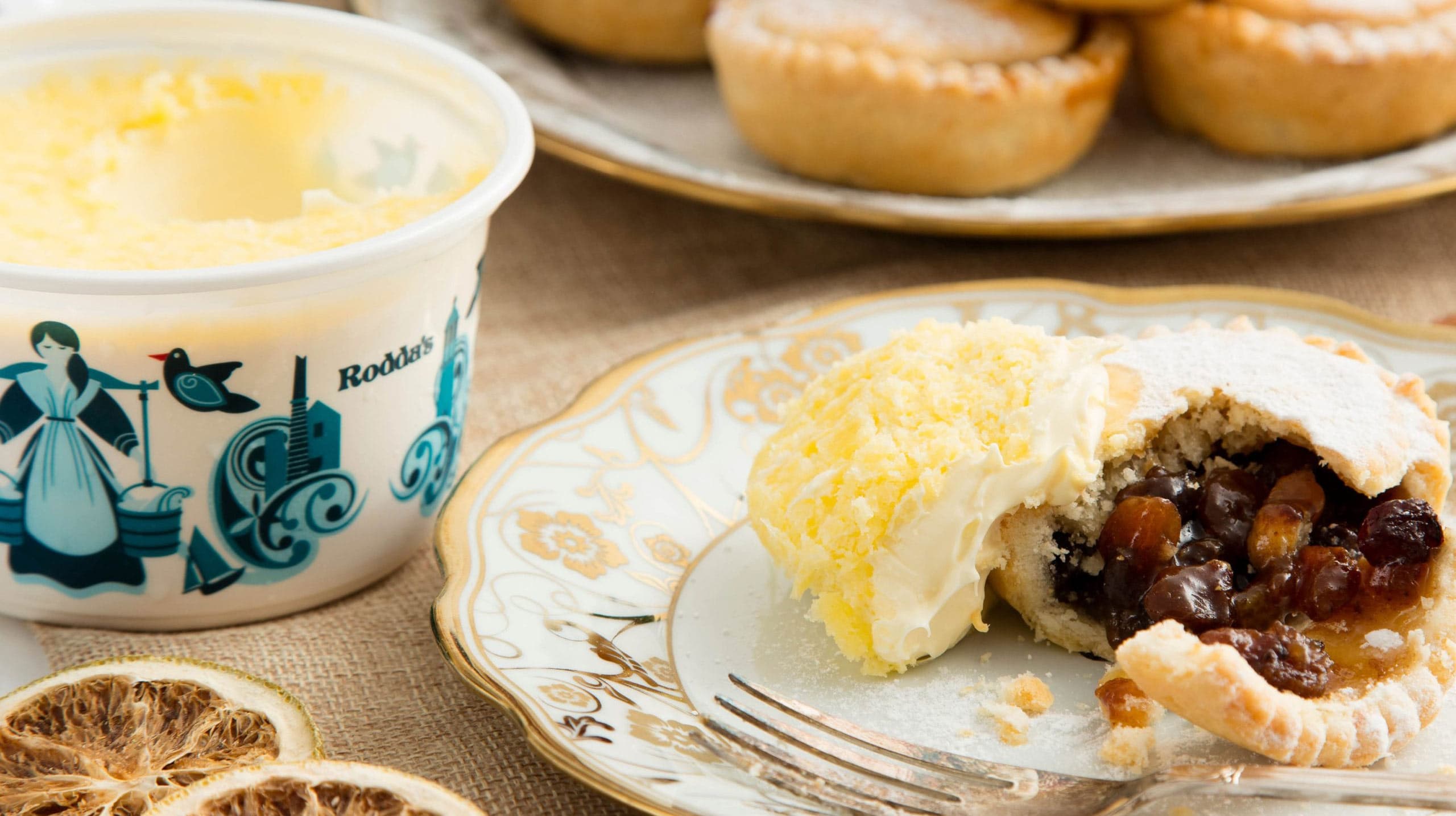 Mince Pies with Rodda's Clotted Cream